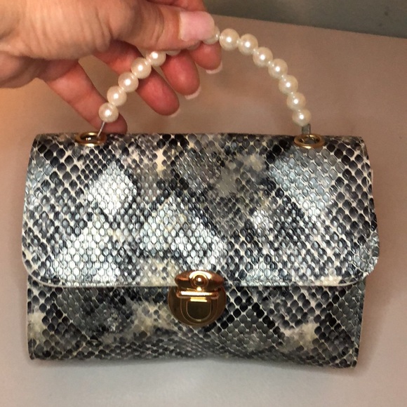 BOGO Mini Snake Bag with Pearl Handle - Picture 3 of 7
